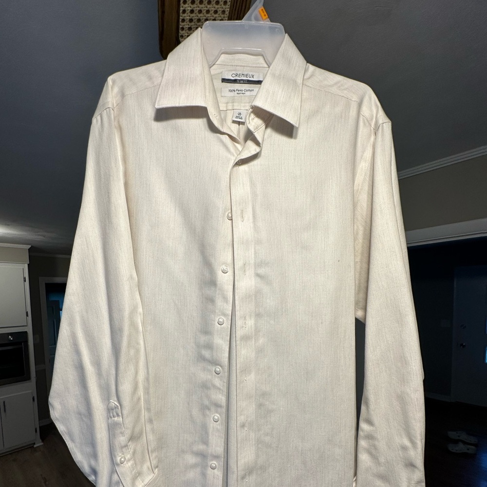 Size L Classic Button Up.